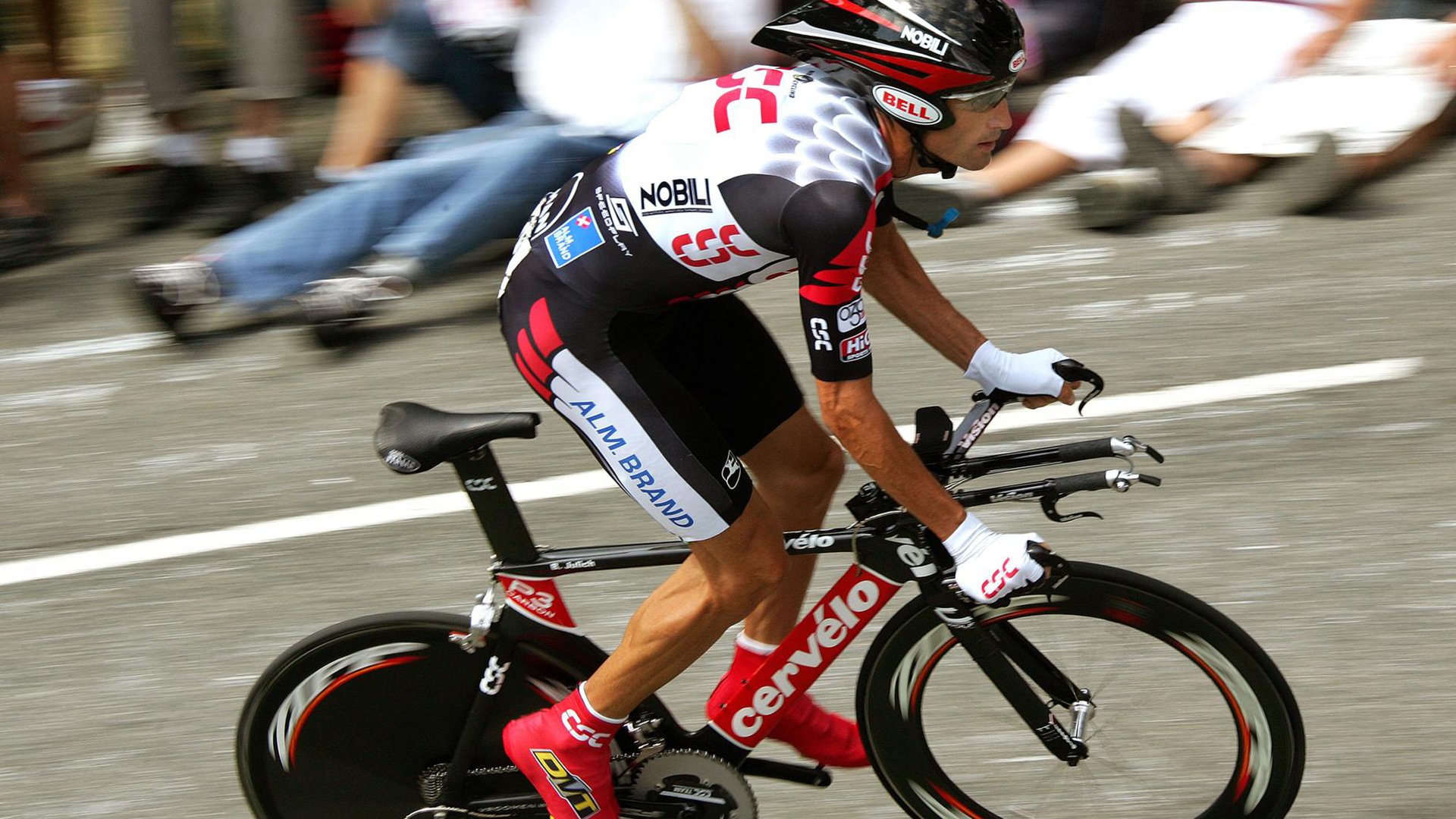 篮球文化节融合艺术元素打造沉浸式体验场景，篮球文化节活动方案