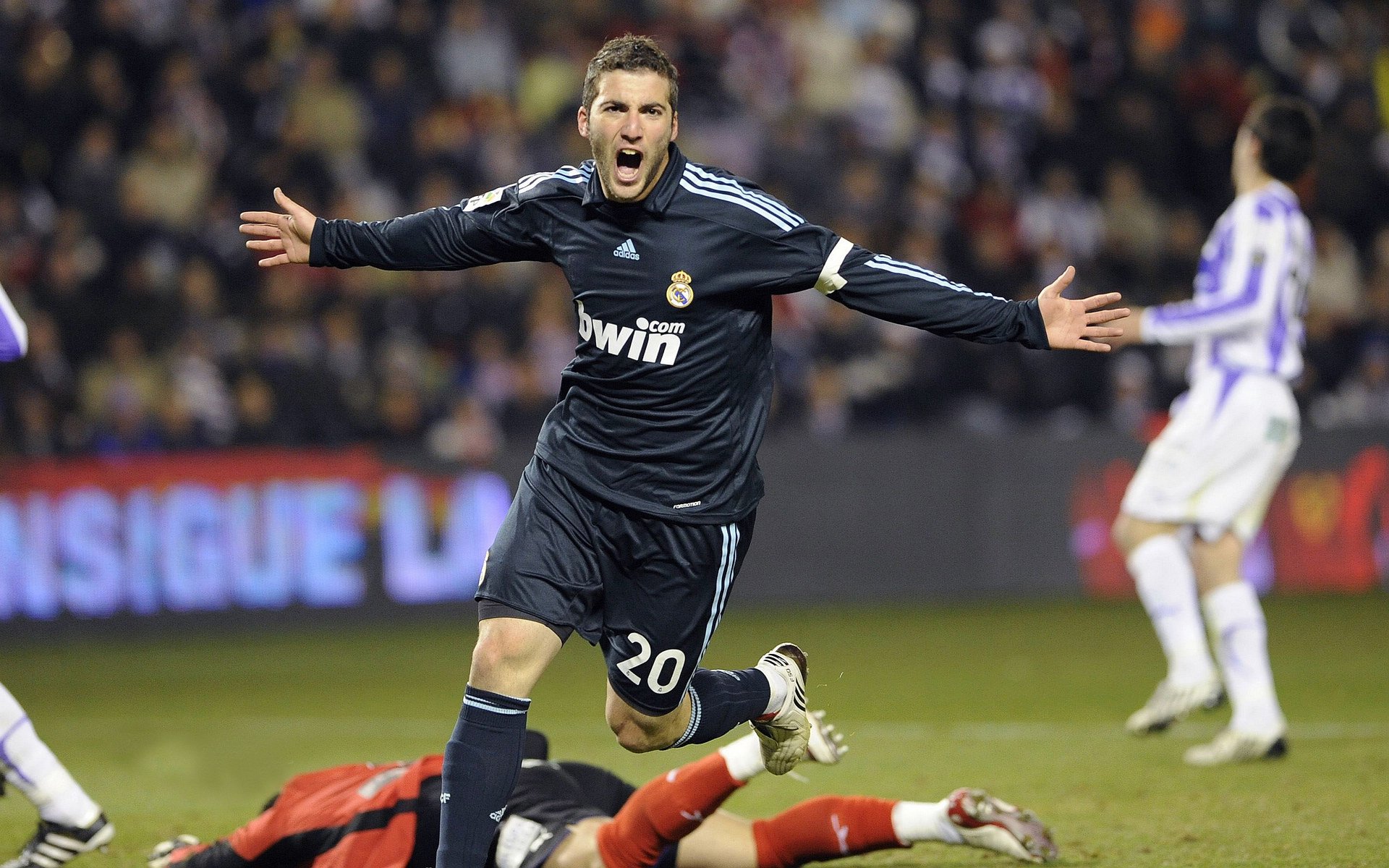 美洲杯激情夜晚：明星拼搏成就传奇，美洲 杯