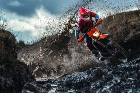 开云体育网页入口-中国足球职业俱乐部球员转会市场活跃度上升，国内足球运动员转会费